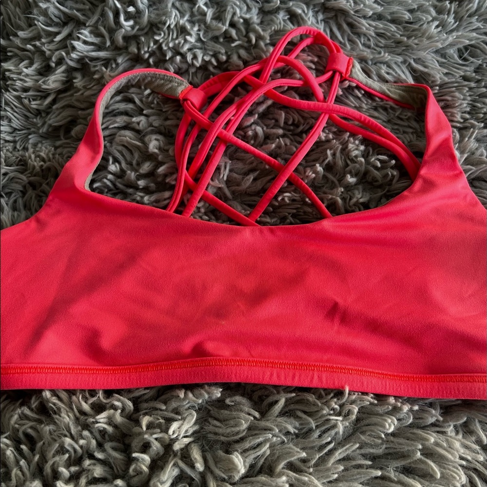 Lululemon Free to Be Bra in 8